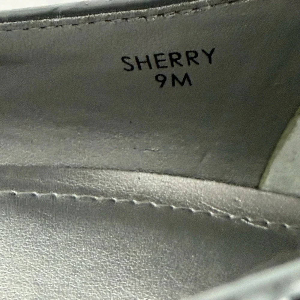 Tahari Sherry Grey Patent Pointed Toe Embellished Block Heel Pumps Womens‎ Sz 9M